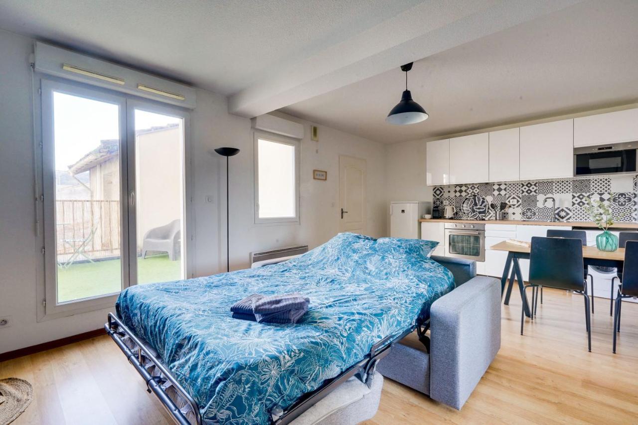 Apt De 30 M2 - 5 Min De Bordeaux - Terrasse - Parking سينون المظهر الخارجي الصورة